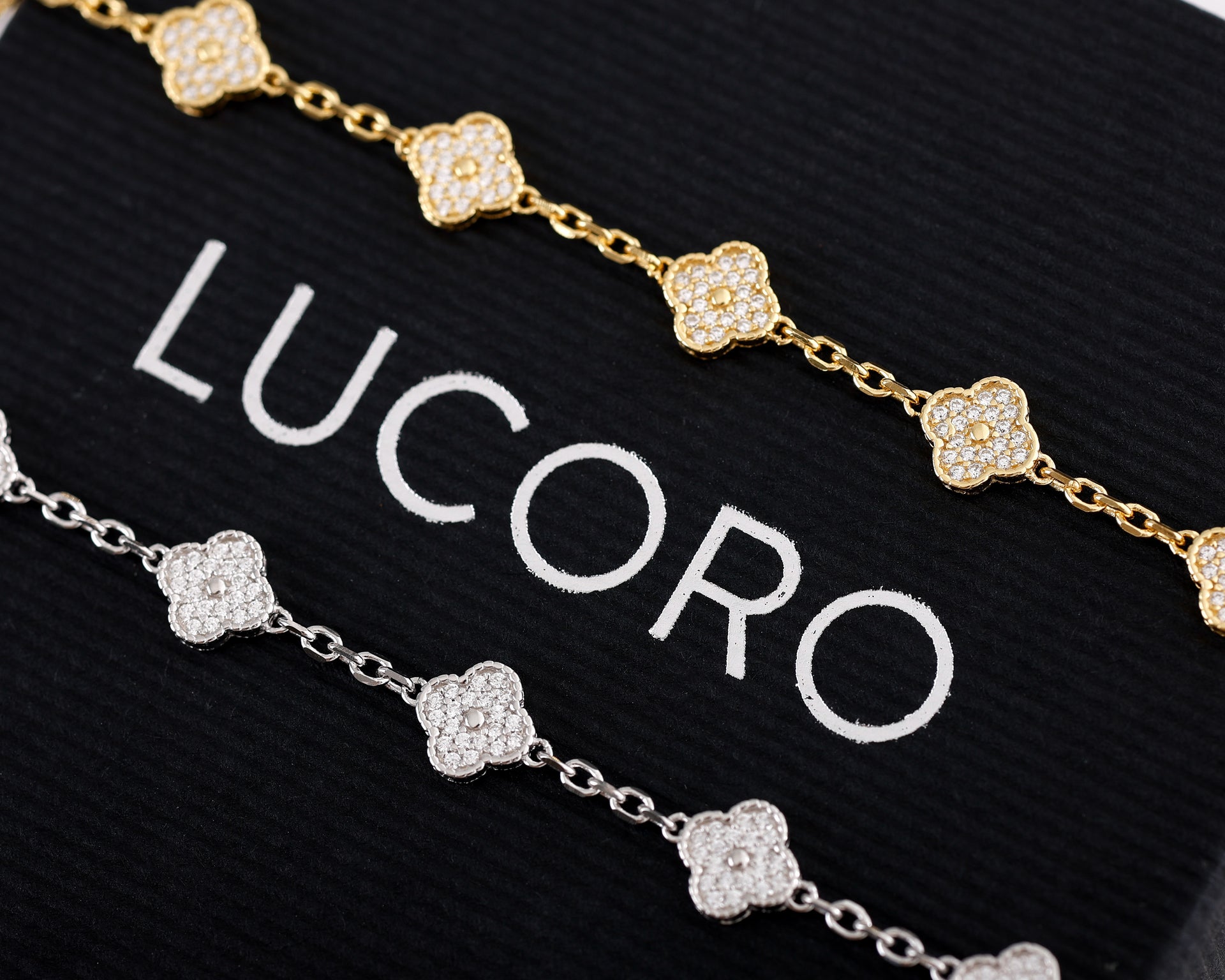 KLEEBLATT ARMBAND 18K MIT ZIRKONIA STEINE