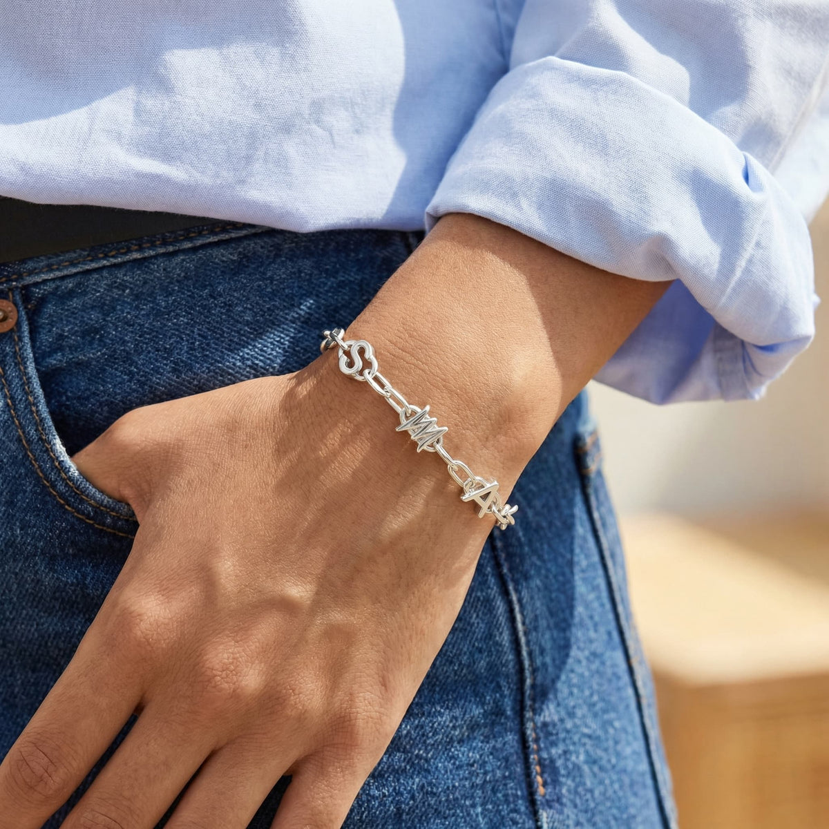 MONOGRAMM INITIAL MOMENTS ARMBAND