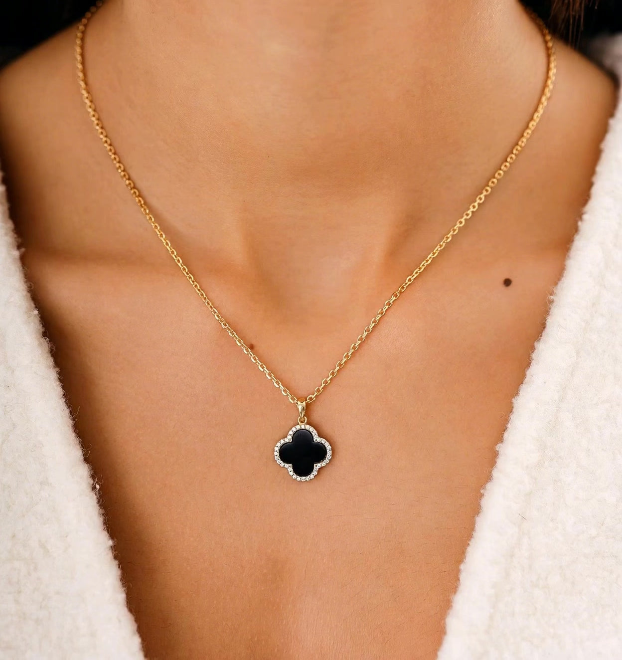 Collier Trèfle en or 18 carats noir 